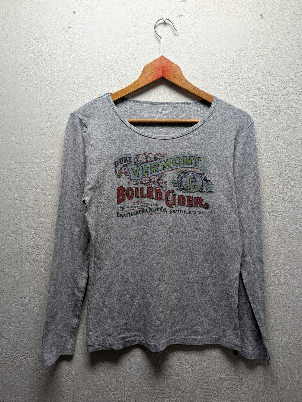 Sundance Catalog Womens Gray Long Sleeve Graphic Tee Shirt Vermont Boiled Cider